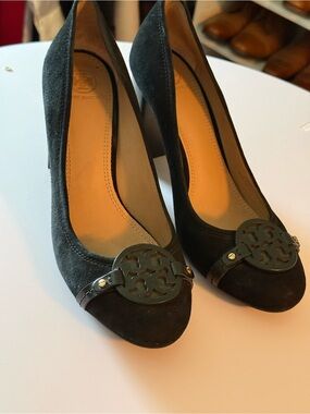 Tory Burch Black Suede Logo Medallion Pumps